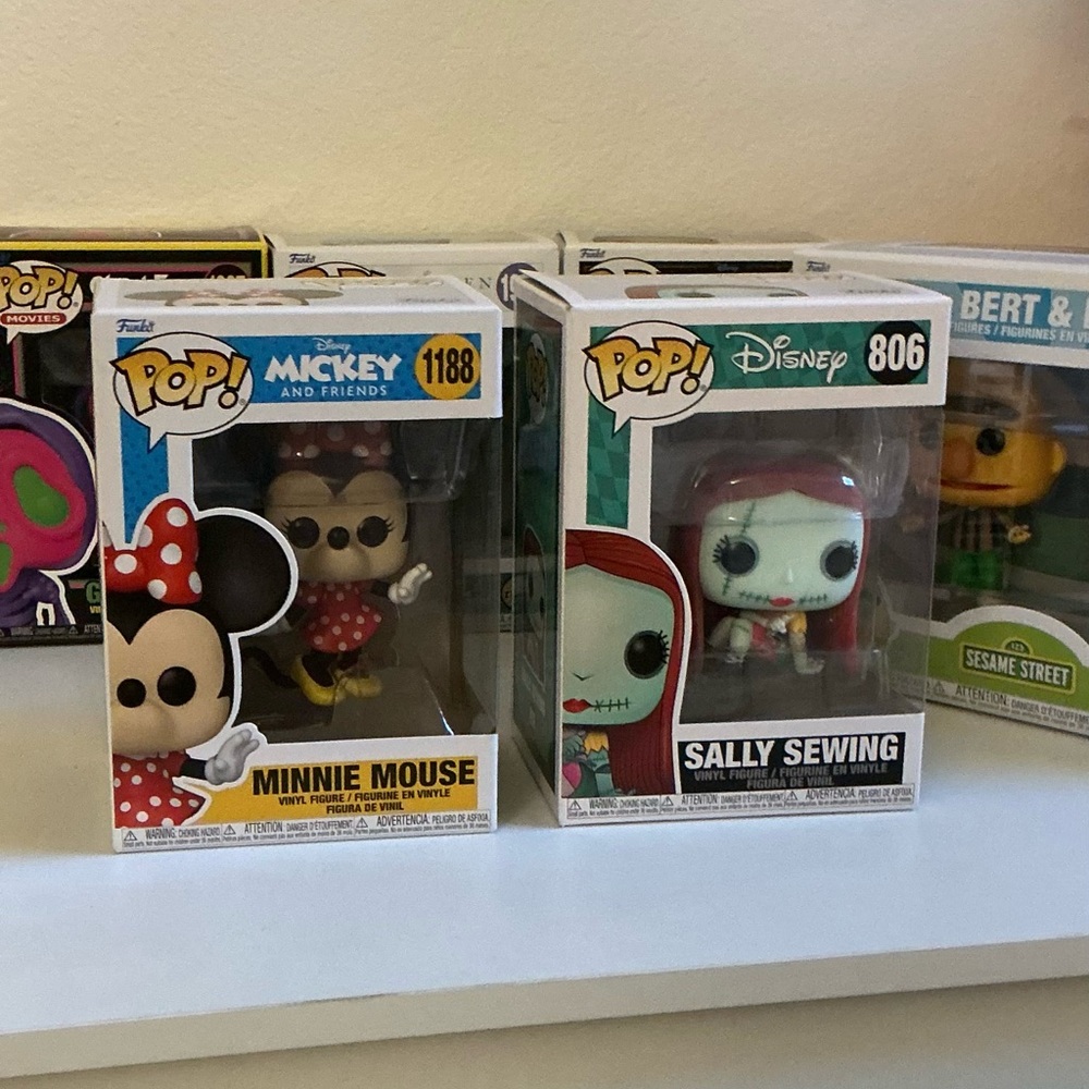 FUNKO POP DISNEY MINNIE MOUSE & SALLY SEWING SET